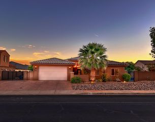 2353 W  Malaga Ave, Santa Clara, UT 84765