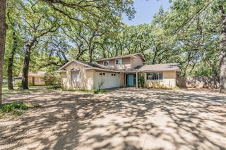 524 Buffalo Dr, Arlington, TX 76013