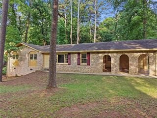 5657 Mountainbrooke Ct, Stone Mountain, GA 30087