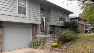 6016 SW 23rd St, Topeka, KS 66614