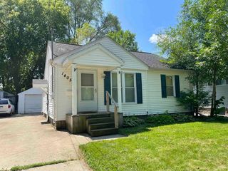 1405 Birney St, Saginaw, MI 48602