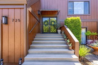 725 White Oak Drive, Santa Rosa, CA 95409