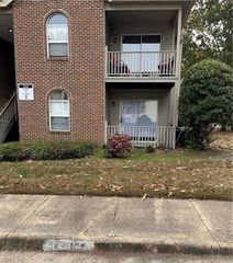 534 Rainbow Ct #102, Newport News, VA 23608