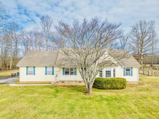 125 Robert E Lee Dr, Manchester, TN 37355