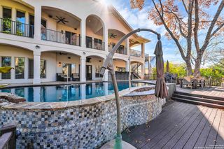 514 WOODLAKE DR, Mcqueeney, TX 78123