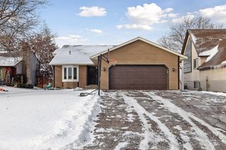 373 Londin Cir, Saint Paul, MN 55119