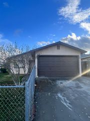 3960 Sweepstakes Dr, Riverbank, CA 95367