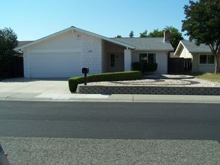 9395 Linda Rio Dr, Sacramento, CA 95827