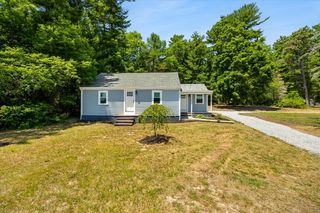 521 Marys Pond Rd, Rochester, MA 02770