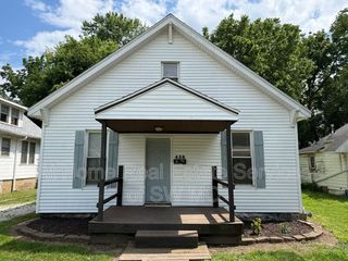 438 W  Page St, Springfield, MO 65806