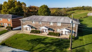 892 Red Hill Rd, Parkersburg, WV 26104