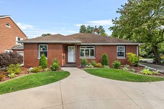 219 W  Prospect Ave, Appleton, WI 54911