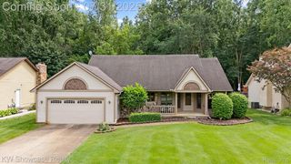 9523 Chaumont Dr, Commerce Township, MI 48382