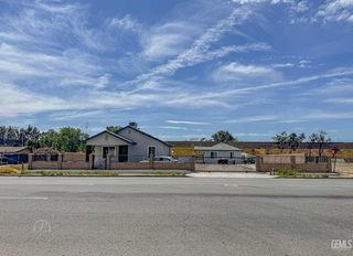 911 E  Brundage Ln, Bakersfield, CA 93307