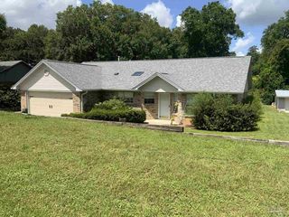 3901 Deerwood Cir, Pace, FL 32571