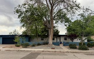 1516 Columbia Dr NE, Albuquerque, NM 87106