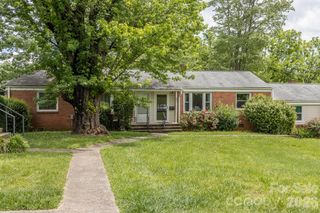 41 Trowbridge Ln, Brevard, NC 28712