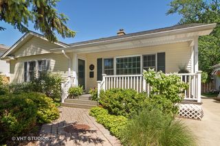 125 S  Burton Pl, Arlington Heights, IL 60005