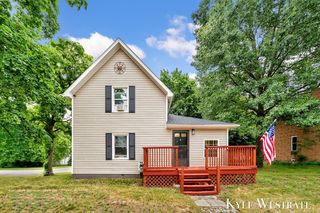 204 E  Ellis Ave, Belding, MI 48809