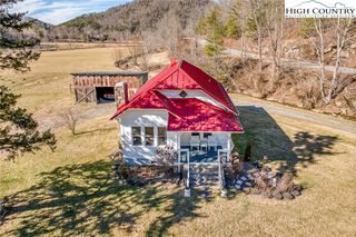 2402 194 Highway, Sugar Grove, NC 28679
