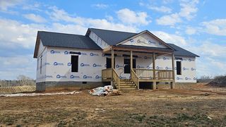 2078 E  Courthouse Rd, Blackstone, VA 23824
