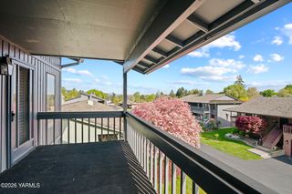 21 Burning Tree Dr, Yakima, WA 98902