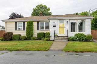 57 Bolton St, Cranston, RI 02920