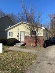 1141 Maryville Ave, Akron, OH 44305