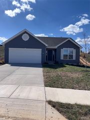356 Winding Bluffs Ct, Fenton, MO 63026