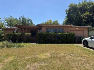 2204 Cloverdale St, Arlington, TX 76010