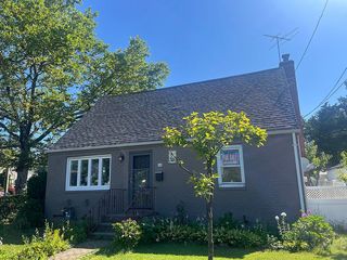 336 Herricks Rd, Mineola, NY 11501