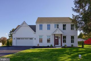 1217 Lebanon Rd, Manheim, PA 17545