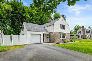 10 Bedford Dr, Whitesboro, NY 13492