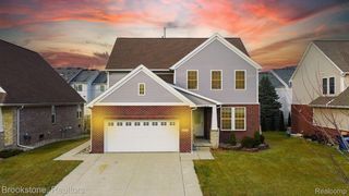 37130 Russell Dr, Westland, MI 48185