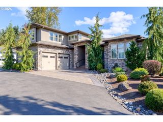 19609 SE Sunnyside Rd, Damascus, OR 97089