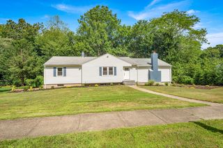 31 Roslyn Drive, Cheshire, CT 06410