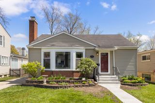 215 N  Garfield St, Lombard, IL 60148