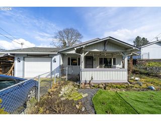 294 S  13th St, Saint Helens, OR 97051