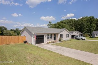 109 Lois Court, Richlands, NC 28574