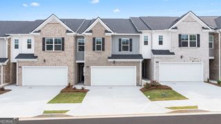 390 Silver Moon Dr, Loganville, GA 30052