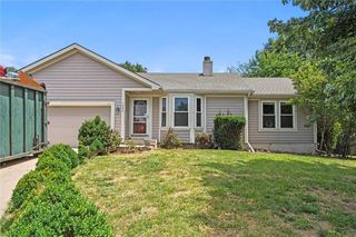 1048 Pumpkin Ridge St, Gardner, KS 66030