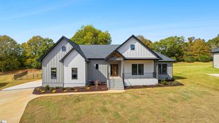 110 Still Ln, Greer, SC 29651