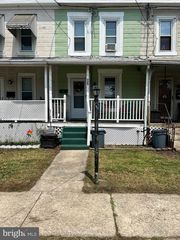 340 Massasoit St, Essington, PA 19029