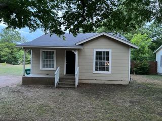1419 Lindsey St, Denton, TX 76205