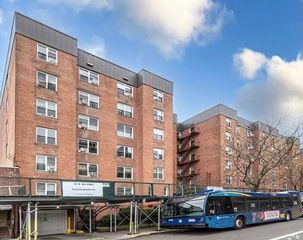 3335 81st St #3B, Jackson Heights, NY 11372