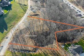 304 Stone Valley Dr, Morgantown, WV 26508