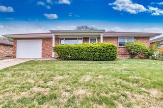 4315 Schmittwoods Ct, Saint Louis, MO 63123