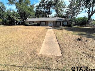 590 N  Elm St, Frankston, TX 75763