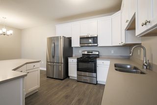 1137 Landis Ln, Rockford, IL 61107