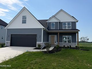 9845 Featherwood Ln, Sylvania, OH 43560